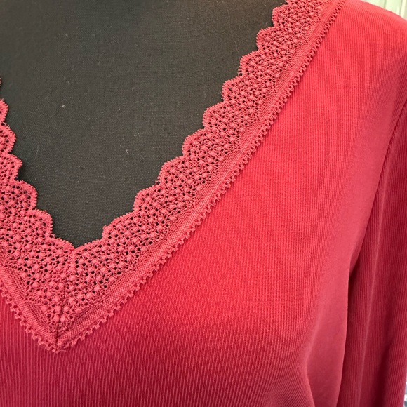 Idyllwind Deep Red Lace Trim V-Neck Blouse - Picture 2 of 4